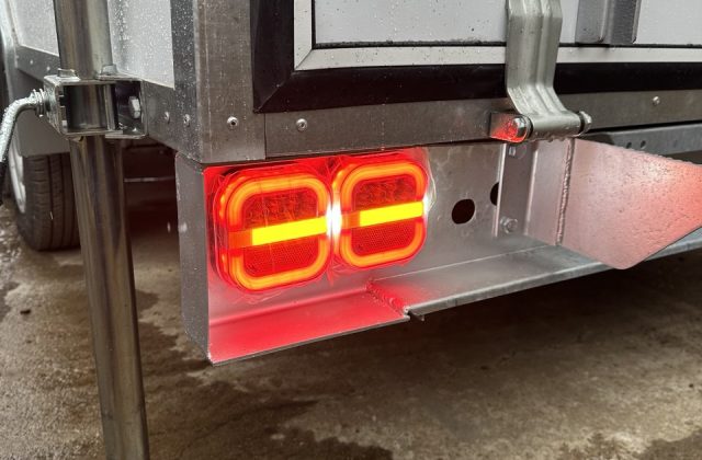 Диодная задняя оптика комплект из 4шт фонарей с монтажом